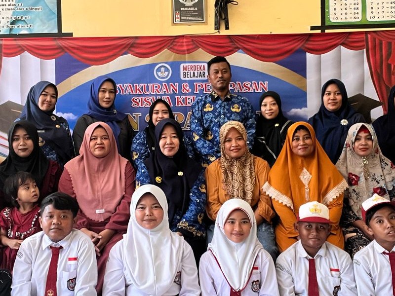 TASYAKURAN DAN PELEPASAN  SISWA KELAS 6