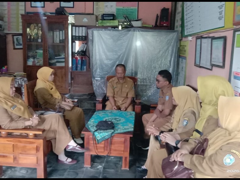 RAPAT INTERN