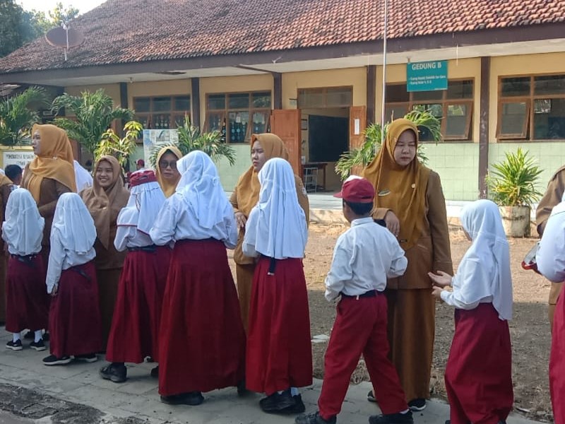HALAL BIHALAL MASUK HARI PERTAMA SETELAH LIBURAN